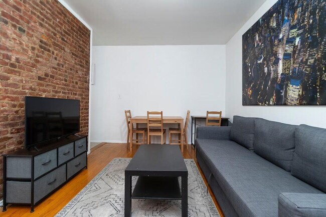 Building Photo - 1213 Park Ave