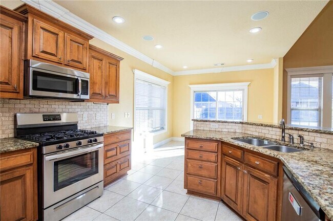Building Photo - 4003 SW Banbury Dr