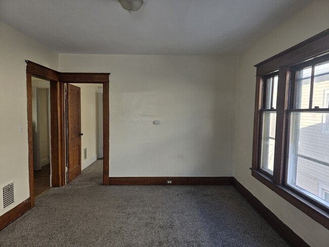 Building Photo - 265 Lisbon Ave