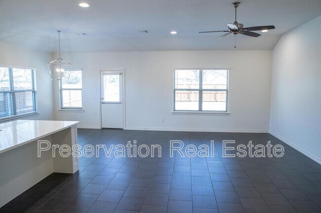 Building Photo - 2925 Gordon Ave