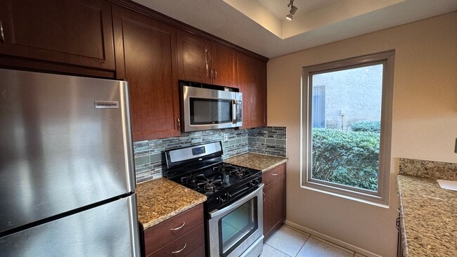 Building Photo - 2 bedroom condo in San Marcos