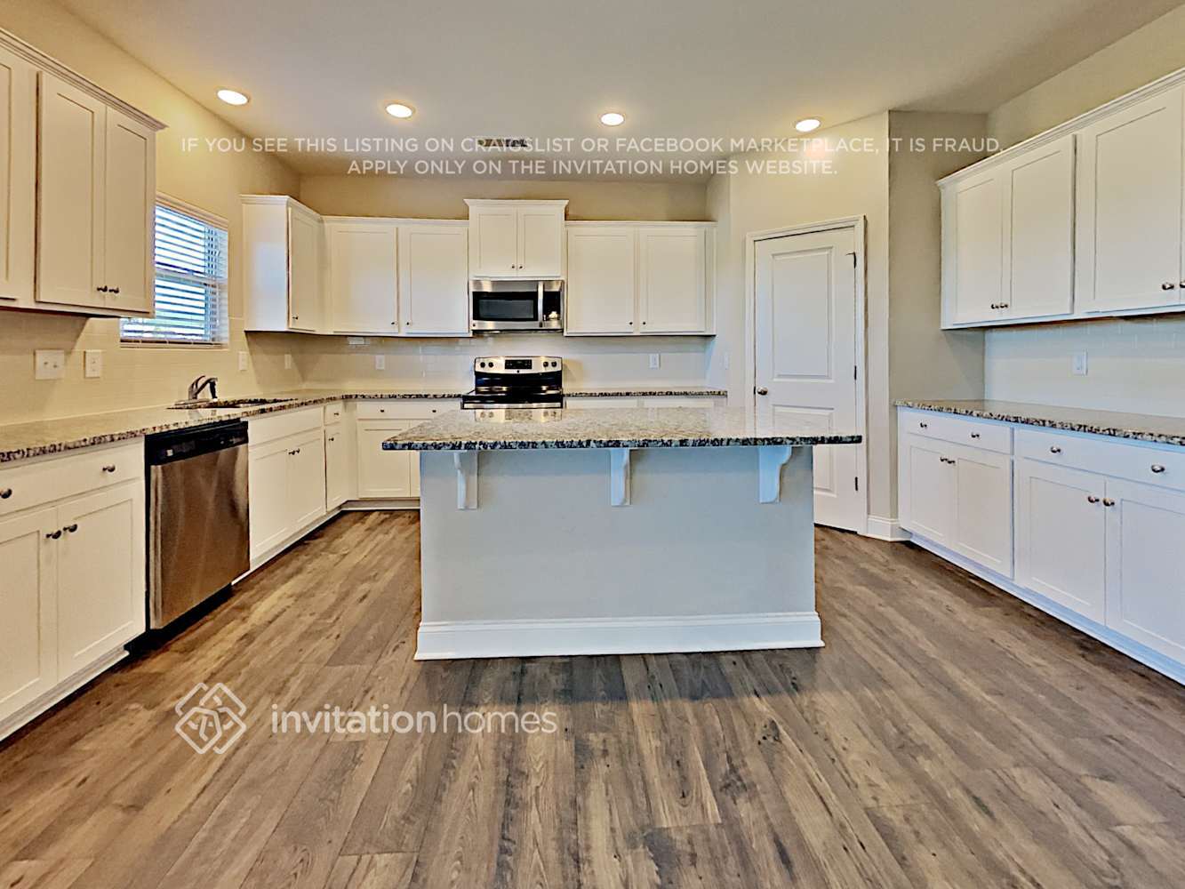 Building Photo - 5399 Roberta Crossing Dr