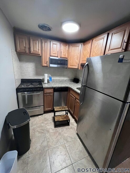 Building Photo - 110 Babcock St