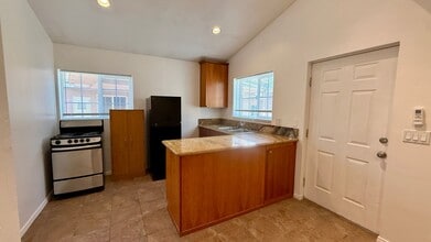 Building Photo - Charming Jr. 1 Bedroom 1 Bath Rental Available in Alpine