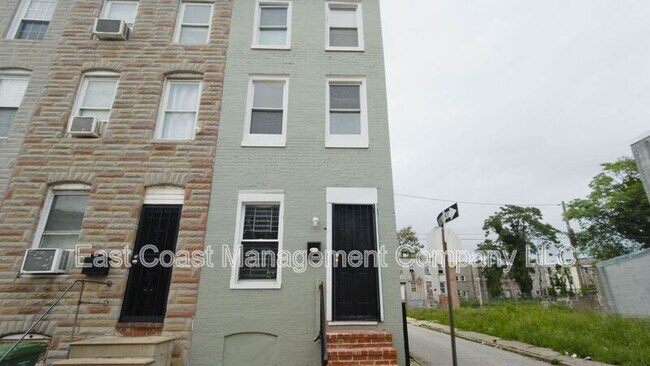Building Photo - 1822 McHenry St