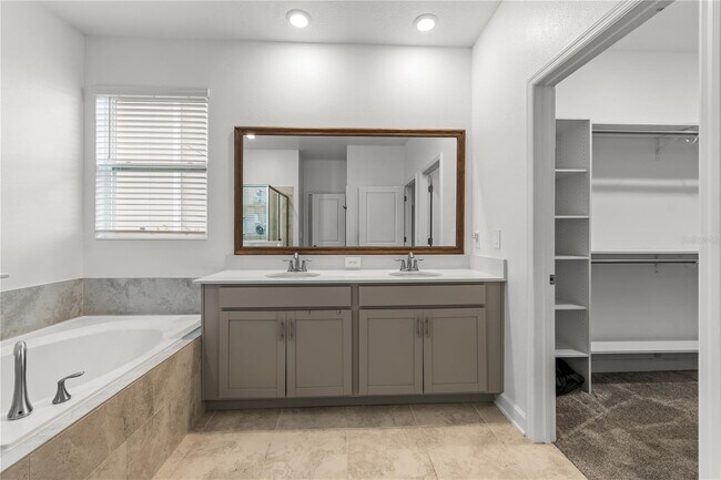 Building Photo - 11409 Rhyme Ave