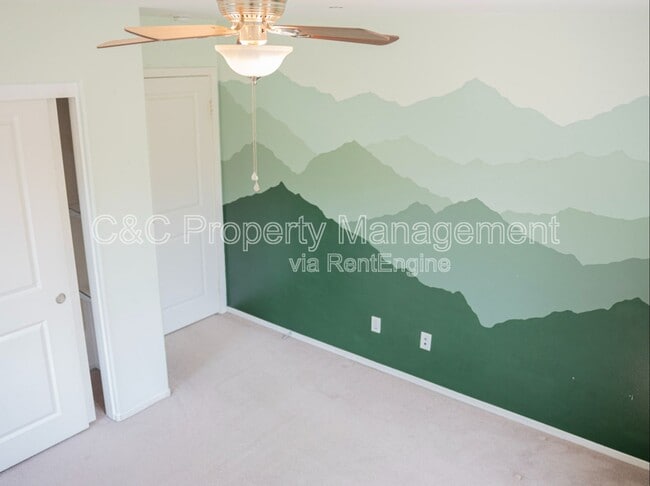Building Photo - 4052 E Hamilton Way
