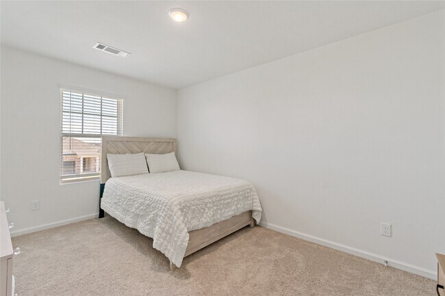 Building Photo - 21568 Rolling Streams Dr