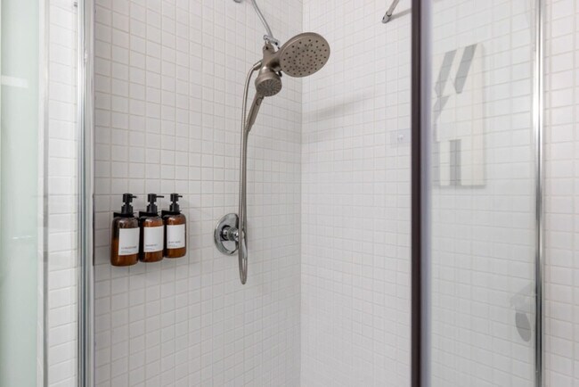 Building Photo - 12607 Larchmere Blvd