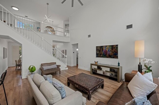 Building Photo - 12329 Pleasant Hill Ct