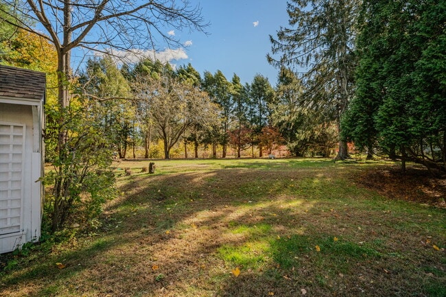 Building Photo - 105 Sill Ln