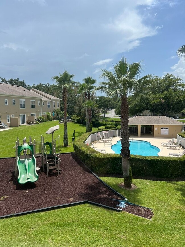 Building Photo - Gated 3/2.5 Townhouse with Garage in Altam...