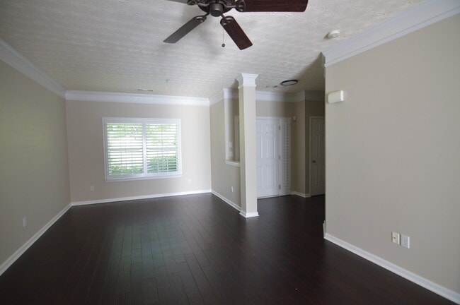 Building Photo - 514 Blossom Way