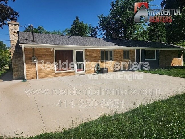 Building Photo - 15205 Merrie Cir