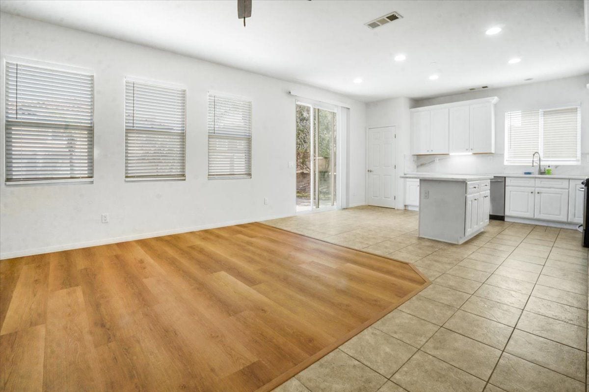 Building Photo - 1123 E Pennsylvania Ave