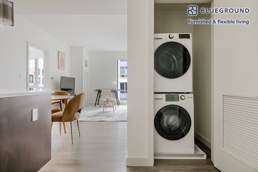 Building Photo - 1 Canal St