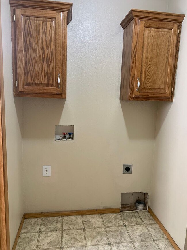 Building Photo - 2 Bedroom 1 Bathroom Apartment Near MSSU C...