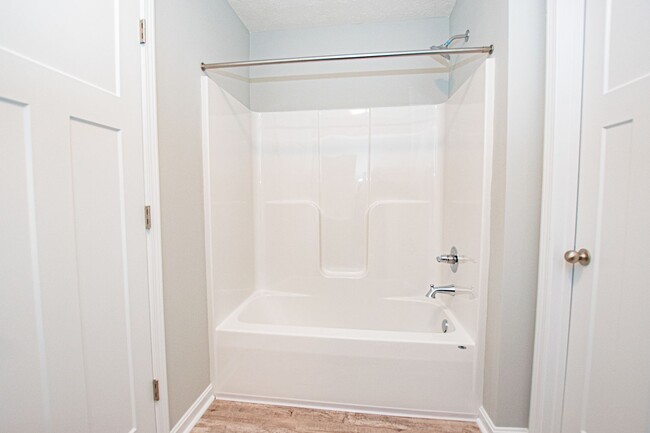 Building Photo - 412 Eagle Pointe Dr