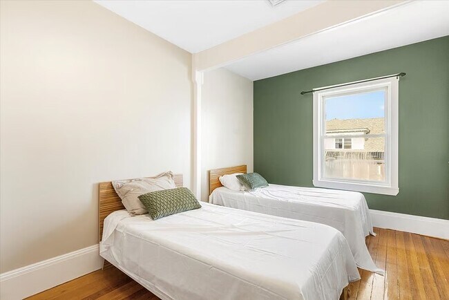 Building Photo - 61 Coral Ave