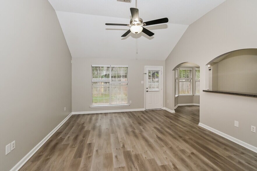 Building Photo - 5848 Hayden Cove