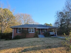 Building Photo - Mid Century For Lease/Walk to Downtown Smyrna