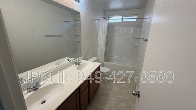 Building Photo - 330 Bulluno Dr