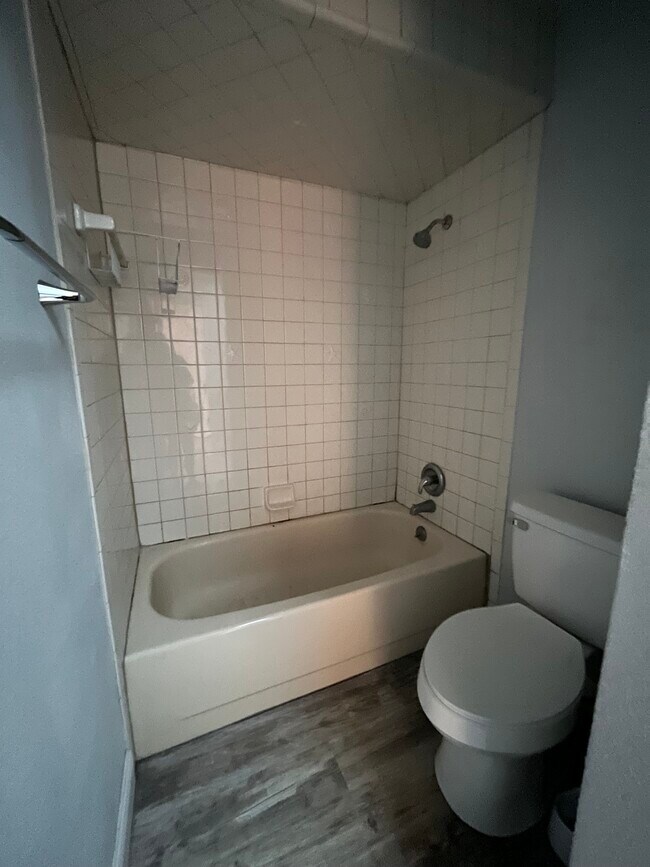 Building Photo - 325 Redwing Way