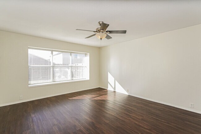 Building Photo - 2525 Tar Heel Dr