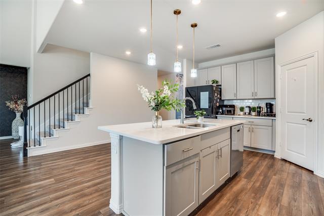 Building Photo - 2401 Linto St