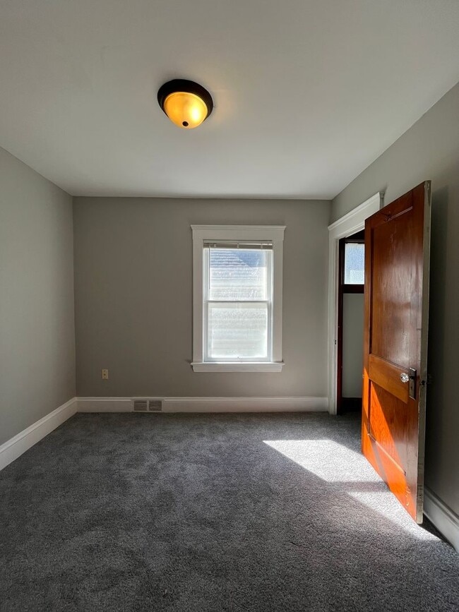 Building Photo - 3339 W.84th