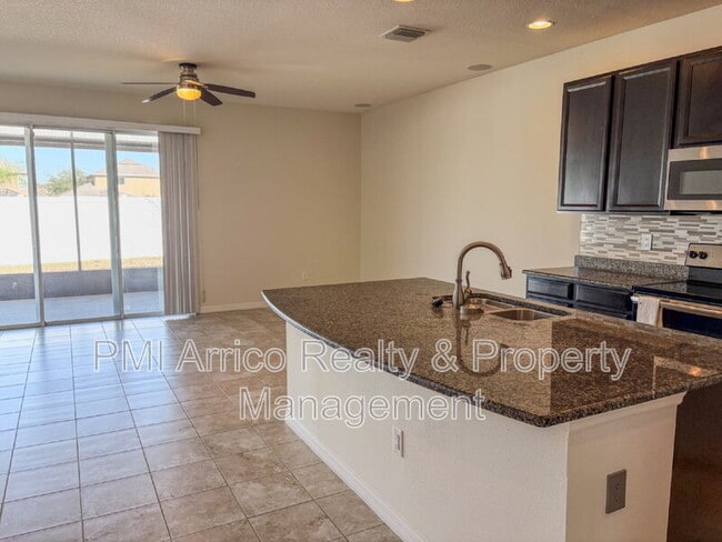 Building Photo - 7079 Woodchase Glen Dr