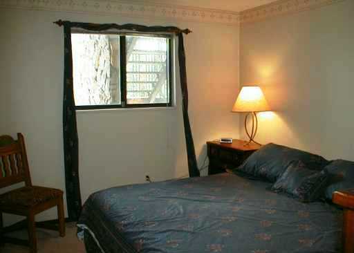 Building Photo - Lake Cliffe Condo - Spacious 2 Bedroom/2 B...