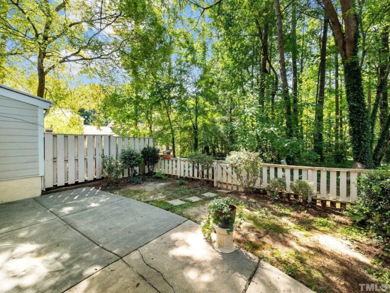 Building Photo - 1018 N Bend Dr