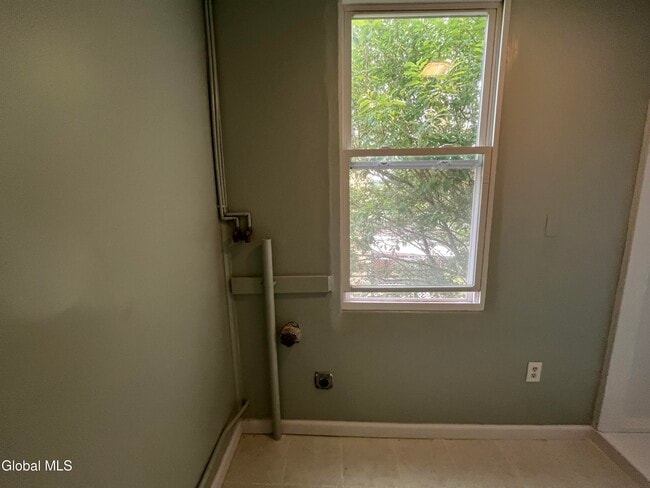 Building Photo - 508 2nd St