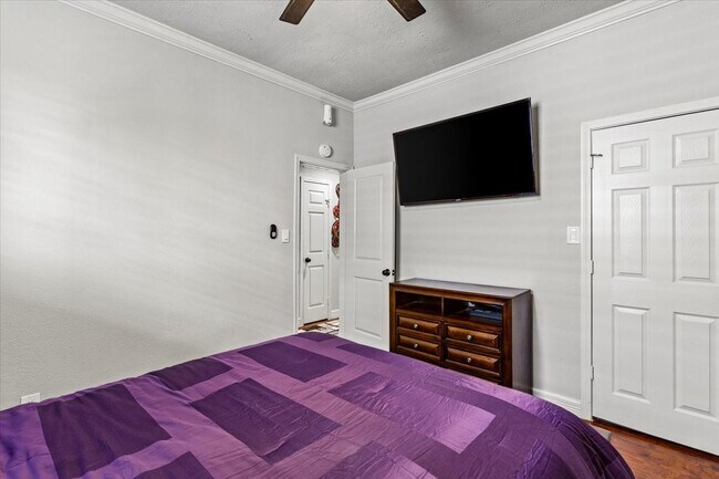 Building Photo - 3715 Avenue O 1/2