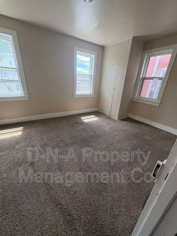 Building Photo - 80 Lenox Ave