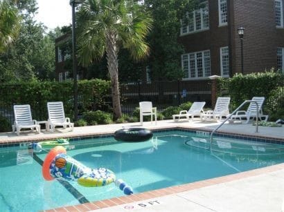 Building Photo - Grand Devine Condo