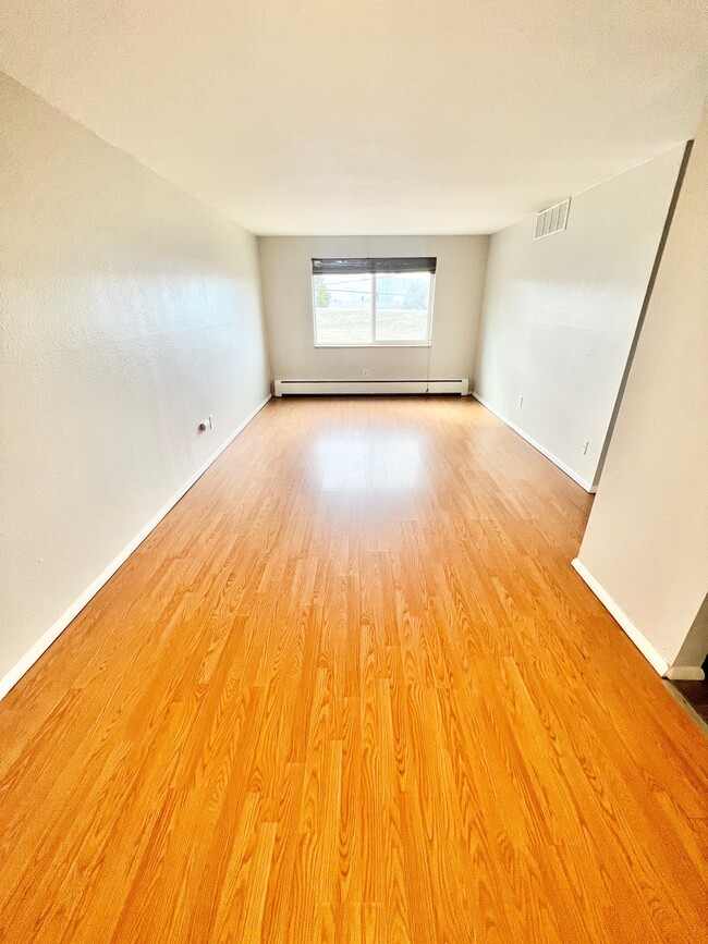 IMG_9446 - Oak Street Apartments