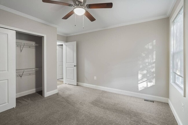 Building Photo - 1516 Cedarwood Dr