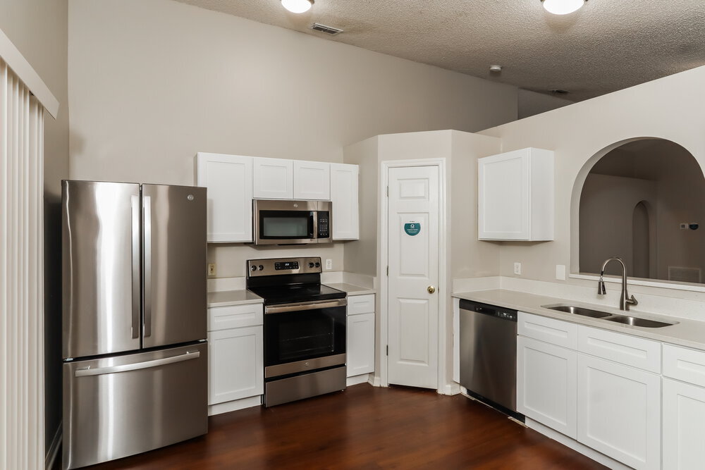 Building Photo - 30542 Double Dr