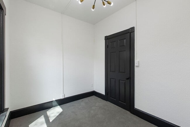 Building Photo - 3 Bedroom Bungalow in Fort Collins