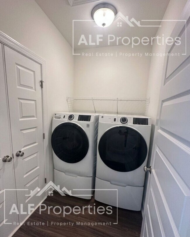Building Photo - Luxury Downtown Wake Forest Living – Brand-New End Unit with Rooftop Terrace