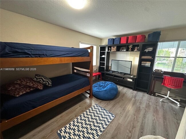 Building Photo - 1063 Sunflower Cir