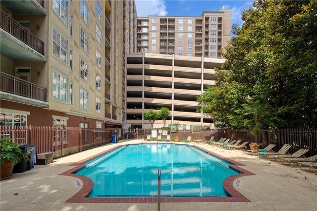 Building Photo - 1101 Juniper St NE