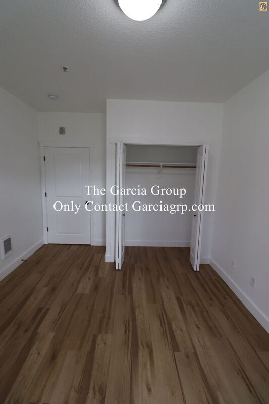 Building Photo - 765 NE Adwick Dr