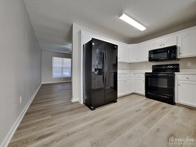 Building Photo - 795 Piney Ct