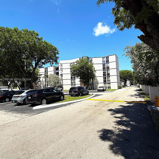 Building Photo - 7035 NW 186th St