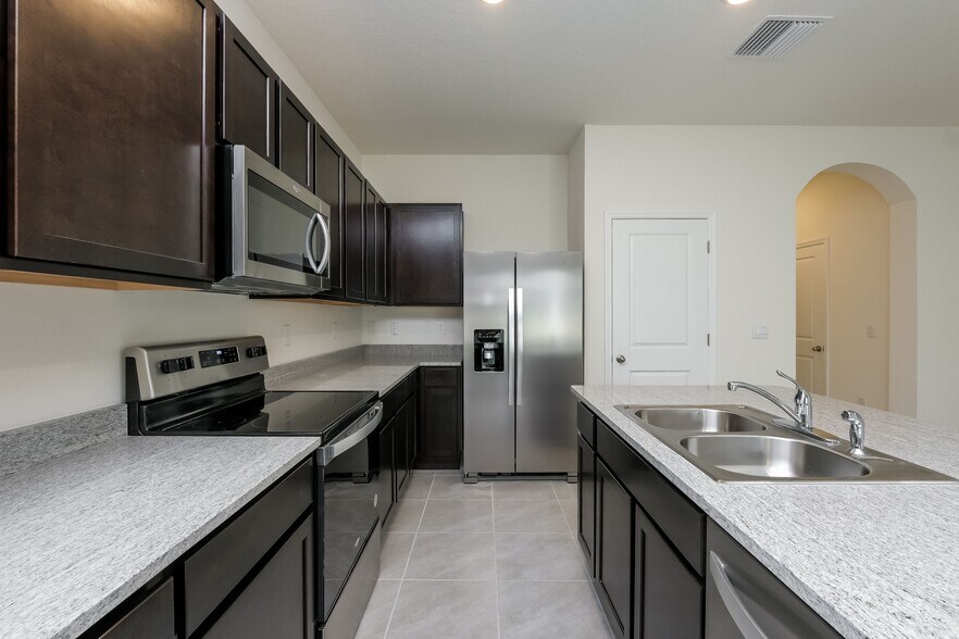 Building Photo - 2963 Suncoast Plains Dr