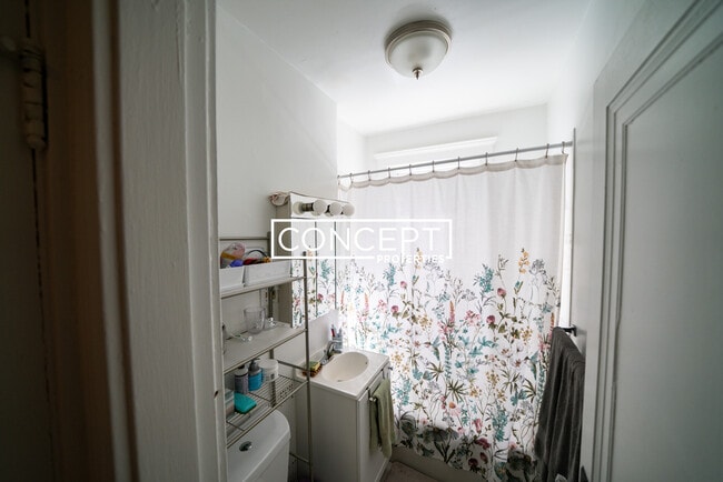 Building Photo - 56 Selkirk Rd