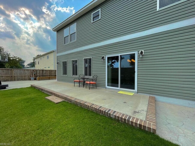 Building Photo - 1849 Steve Ln